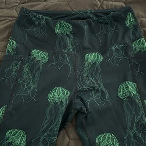 Capri length CVG leggings